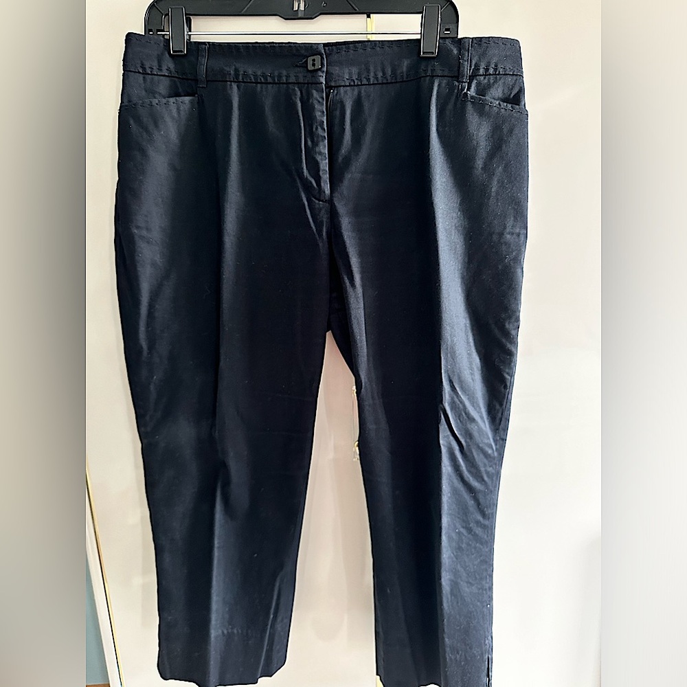 Women’s black cropped pants